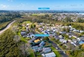 Motivated Vendor with Retirement Plans, 615m2 section, Renovated 3 beds + Flexi room 1 bath house with standalone double garage, close to schools, Lincoln Road’s shops, supermarkets, motorway access, 85 Riverpark Crescent, Henderson, Auckland