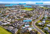 453m2 section, Selling After 27 Years To Downsize, 3 beds 2 baths house with 2 single garages, close to schools, shops, 10 Kelwyn Road, Kelston, Auckland