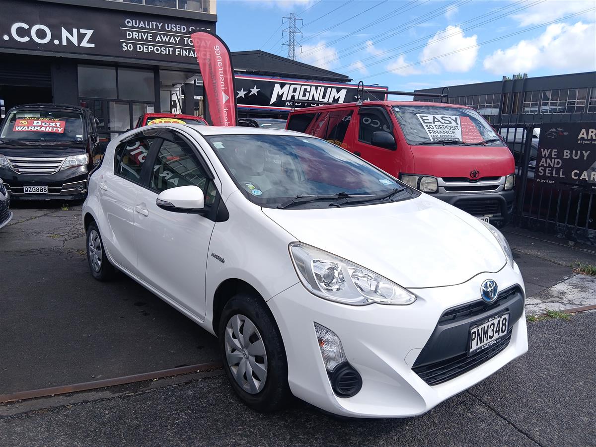 2017 Toyota Aqua Petrol Hybrid Hatchback Automatic, 5 seats, 1,496 cc, 199,341 km