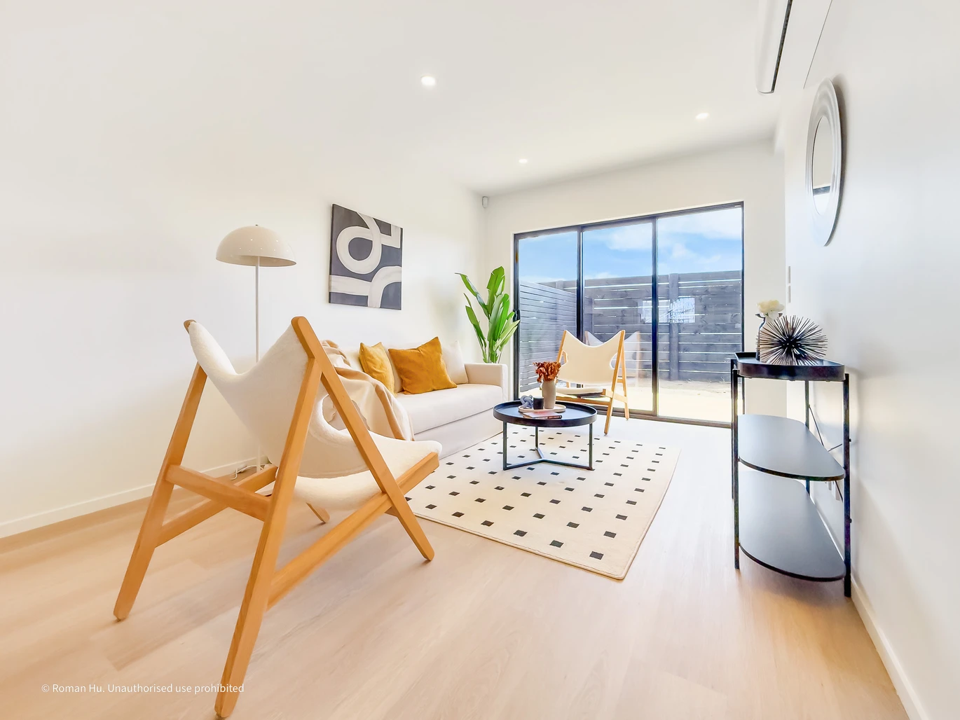 Brandnew 3 double bedrooms plus a dedicated home office/study 2.5 baths home with garage, zoned for Mangapikopiko School with elite ACG Strathallan just a short drive away. close to shops, motorway access, 21 Aratuhia Lane Rosehill, Auckland