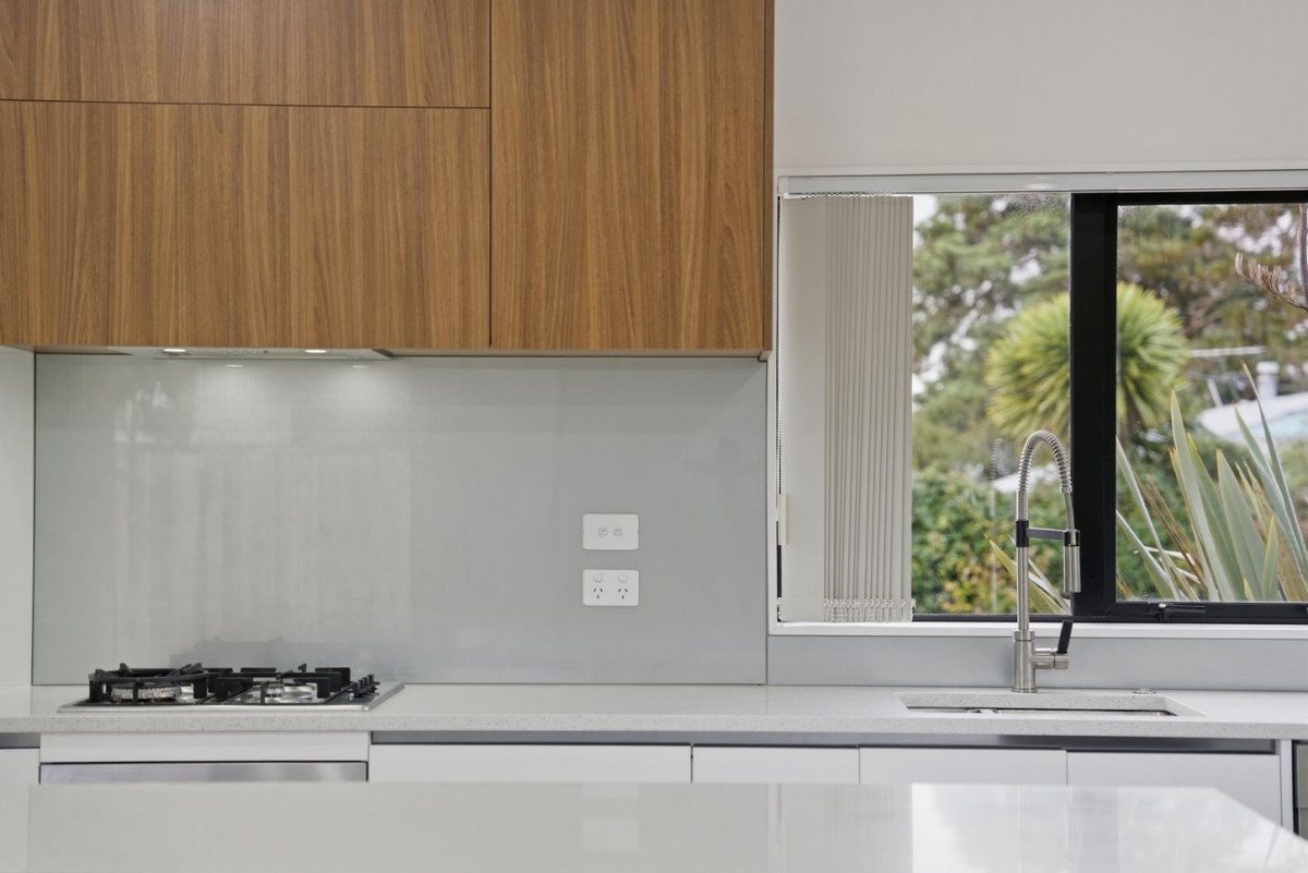 Vendor Cashing Up, Nearby Ranui Domain, 3 beds 1.5 baths home with car park, close to Ranui Train Station, schools, local shops, 15A Arney Road, Ranui, Auckland