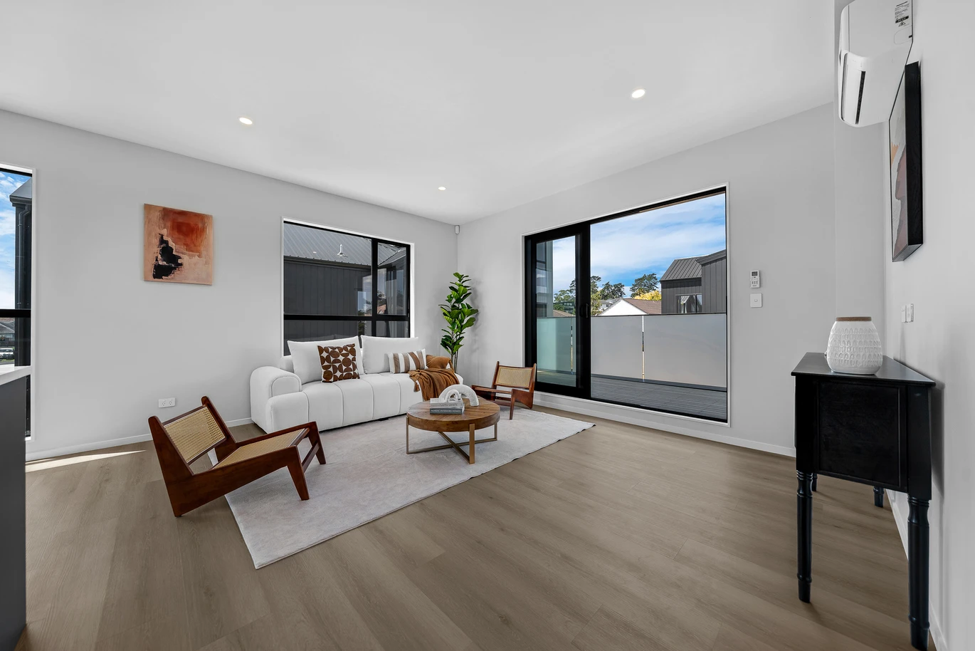 171m2 Brandnew standalone 4 beds 4 baths home with garage, Fully fenced yard with deck, just a short walk to Highland Park Shopping Centre, Pak’n Save, cafés, and transport, Zoned for Howick Primary, Howick Intermediate, and Pakuranga College, 30C Tomintoul Place Highland Park, Auckland