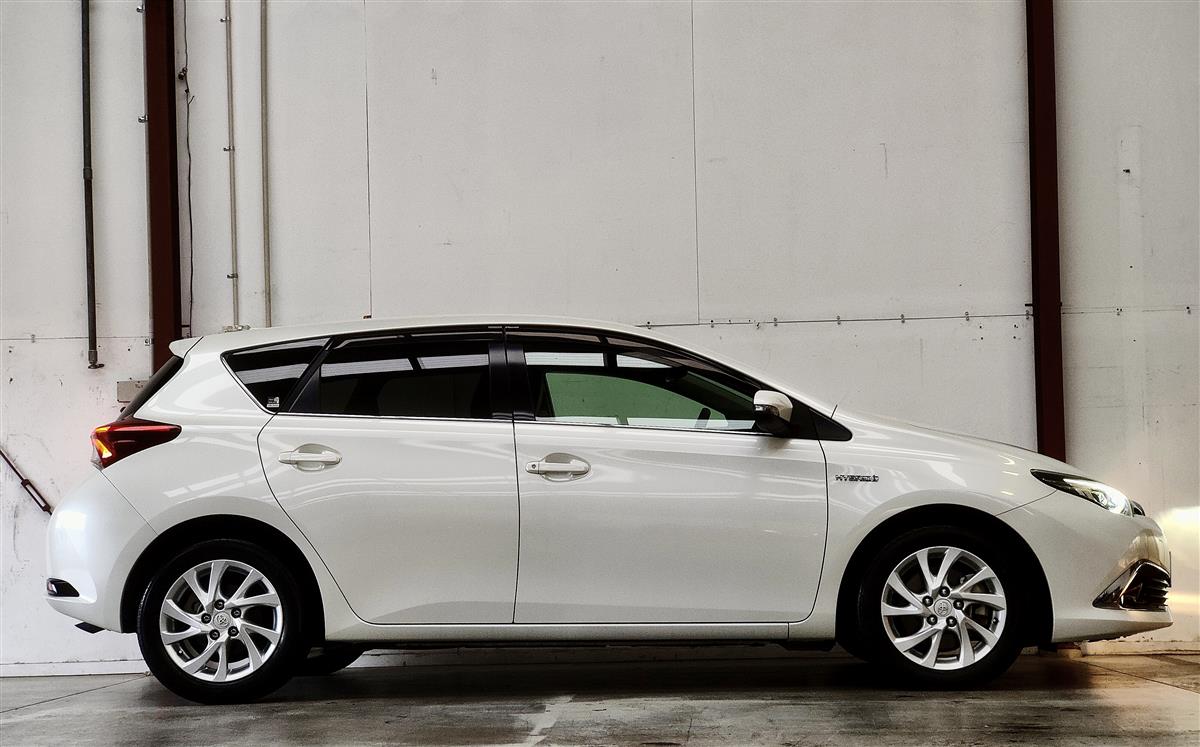 2016 Toyota Corolla AURIS/HYBRID/GRADE 4.5 Hatchback Automatic, 5 seats, New Import, Hybrid, 1,800 cc, 45,396 km