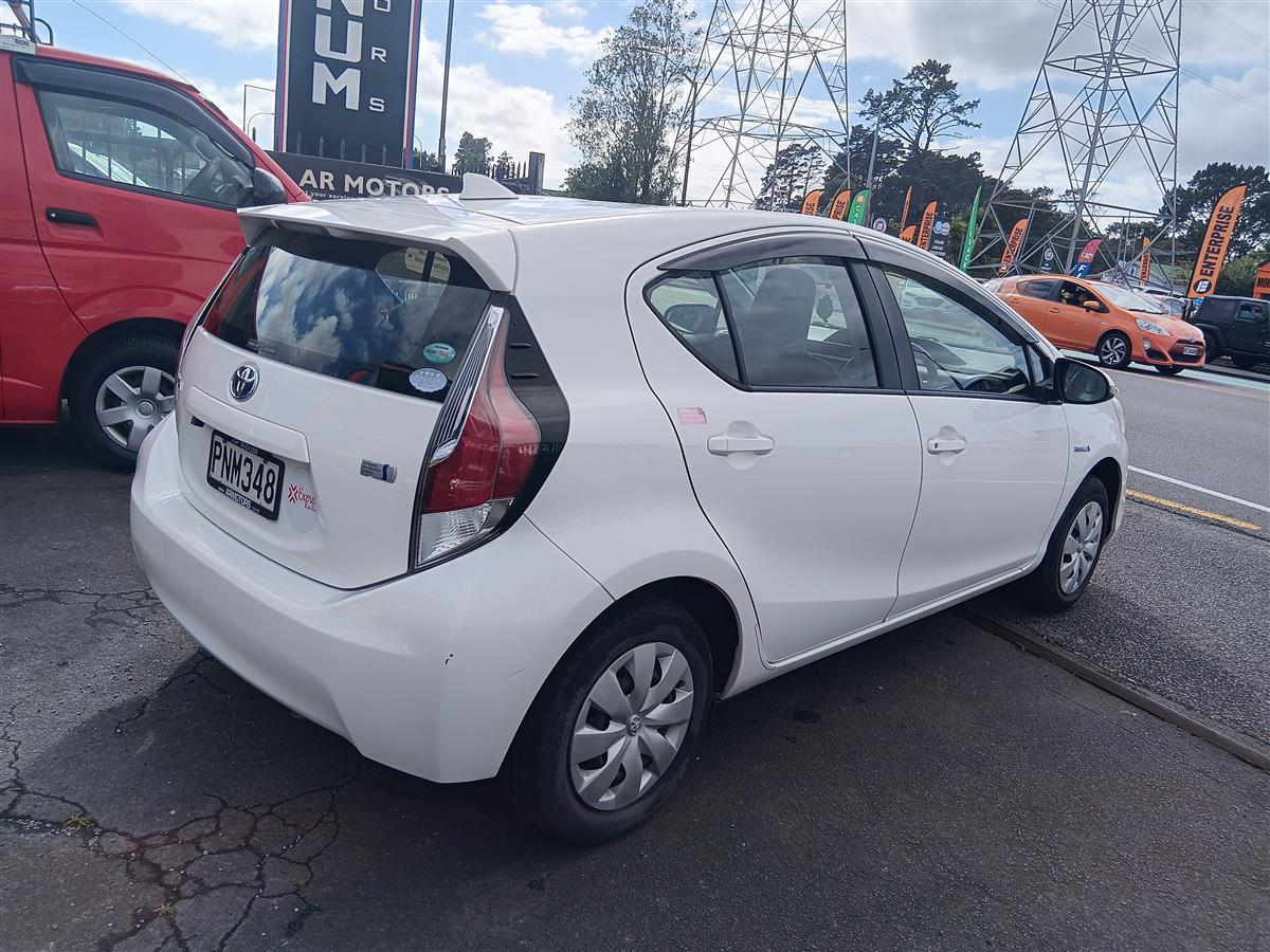 2017 Toyota Aqua Petrol Hybrid Hatchback Automatic, 5 seats, 1,496 cc, 199,341 km