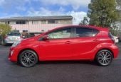 2015 Toyota Aqua Hatchback Automatic, 5 seats, Petrol, 1,496 cc, 119,748 km