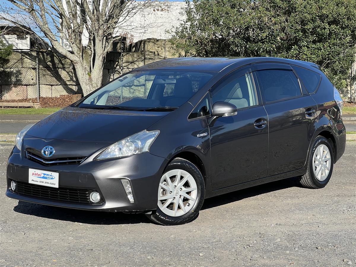 2013 Toyota Prius ALPHA Superb condition !! Station Wagon Automatic, 5 seats, Grey, New Import, Petrol, 1,790 cc, 80,389 km