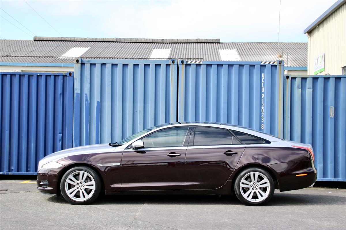 2010 Jaguar XJ V8 Premium Luxury Edition Sedan Automatic, 5 seats, 1 owner, Petrol, 4,999 cc, 56,000 km