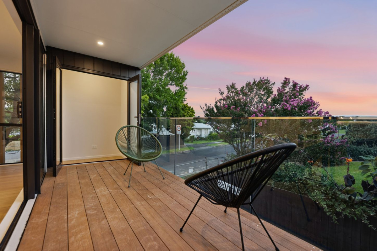 172m2 Brandnew 4 beds 3.5 baths home with garage, a fully self-contained ground-floor bedroom with private ensuite,, close to schools, local shops, parks, Lot 2/8 Epping Street, Glen Innes, Auckland