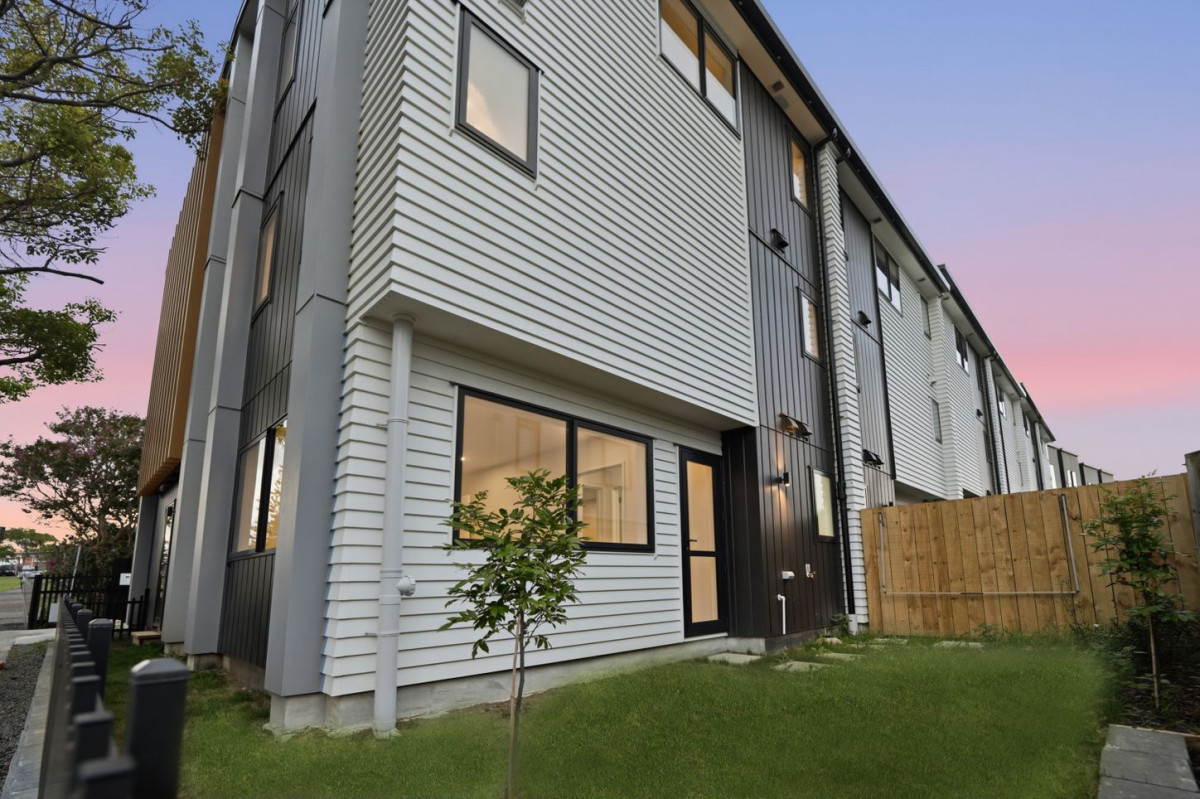 172m2 Brandnew 4 beds 3.5 baths home with garage, a fully self-contained ground-floor bedroom with private ensuite,, close to schools, local shops, parks, Lot 6/8 Epping Street, Glen Innes, Auckland