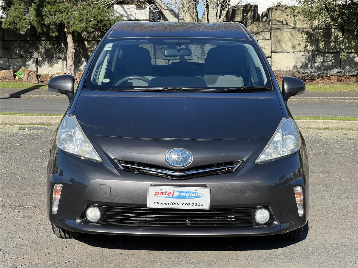 2013 Toyota Prius ALPHA Superb condition !! Station Wagon Automatic, 5 seats, Grey, New Import, Petrol, 1,790 cc, 80,389 km