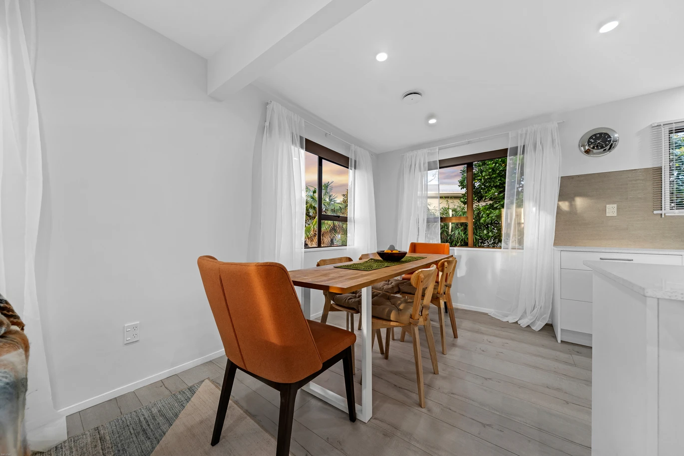 600m2 section, Renovated 4 beds 1.5 baths house, with front and rear deck and two 6×3 cabins, Close to local schools including Kia Aroha College/Campus and Redoubt North School, shops, motorway access, 48 Darnell Crescent Clover Park, Auckland