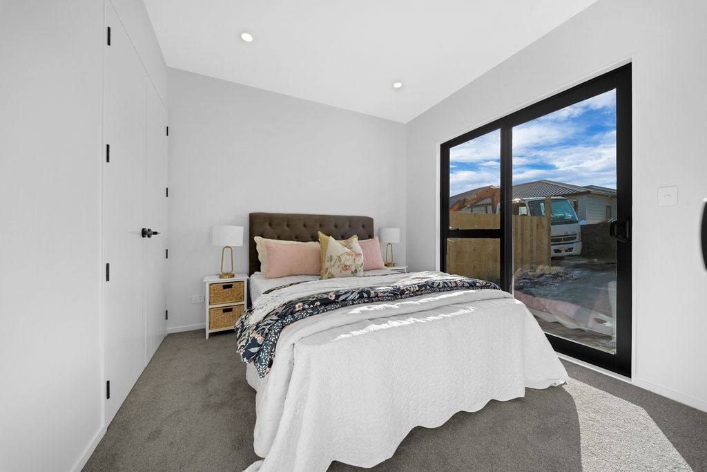 160m2 Standalone 4 beds (2 ensuites) 3 baths houe with double garage, easy access to local schools, parks, shops, and motorway connections, 10 Furlough Road, Opaheke, Auckland