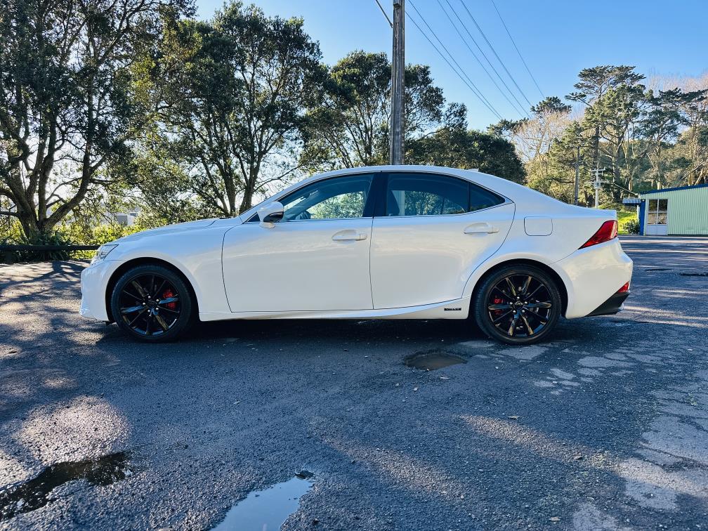 2013 Lexus IS 300h HYBRID !! L SPORT PACKAGE !! TOP SPEC !! Sedan Automatic, 5 seats, Hybrid, New Import, 2,500 cc, 85,600 km