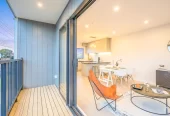 Urgent Sell, ASAP, Enquiries over $670K, 10-Year Master Build Guarantee. 140m2 Brandnew freehold 3 beds 2 baths home with garage, move-in ready, walk a mere 600m to Kelston Mall and Woolworths. 3/4052 Great North Road Glen Eden, Auckland