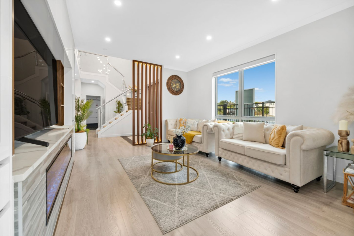 456m2 section, 2 Kitchens, 364m2 8 beds (4 ensuites) 6.5 baths house with double garage and 2 beds granny, close to reserve, schools, Ormiston town centre, 40 Rashni Road, Flat Bush, Auckland