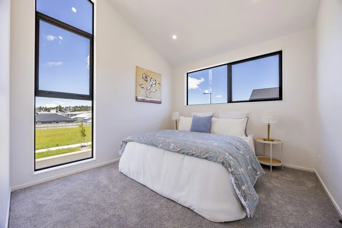 10-Year Master Build Guarantee, Brandnew 3 beds 3 baths duplex home with garage, close proximity to highly-regarded kindergartens and primary schools, and is handy to the vibrant cafes, shops, and amenities of the Kumeu Town Centre. 89 Podgora Avenue Huapai, Auckland