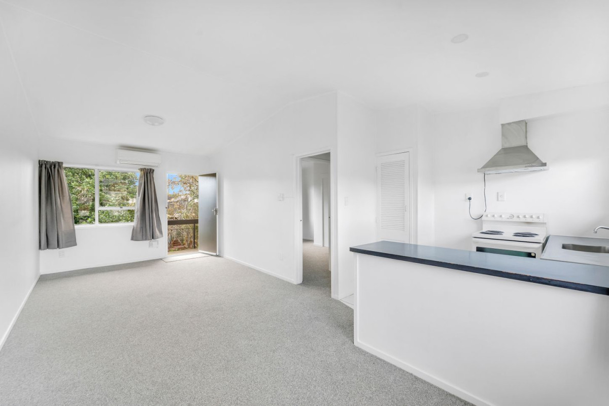 Mt Roskill Grammar zone, 57m2 2 beds 1 bath unit with carport and a separate storage unit, with Three Kings Plaza, supermarkets, cafes, and restaurants just minutes away, zoned for Hillsborough School, Mt Roskill Intermediate, Mt Roskill Grammar, 5/68 Olsen Avenue, Hillsborough, Auckland