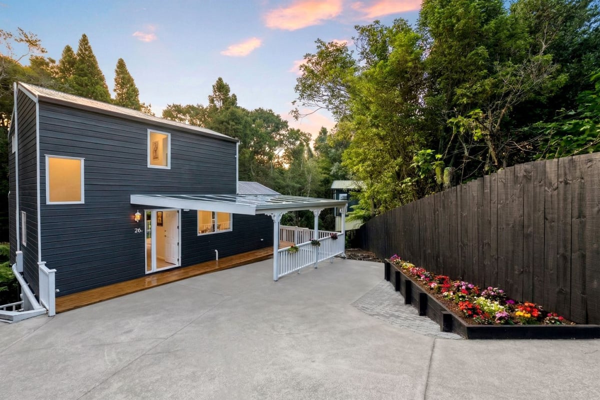 95m2 Renovated 3 beds 1 bath home with carport, close to Manuka reserve and Leigh Scenic reserve, local shops, 2/26 Anne McLean Drive, Bayview,, Auckland