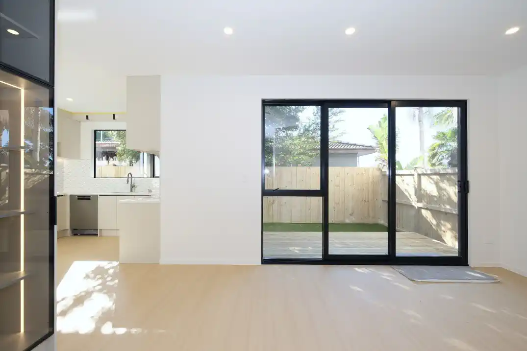 For rent, 4 beds 3 baths house with garage, Available from 1st July, 31B Culver Tce, Howick, Auckland