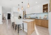 Mission Heights school zone, 2 Kitchens, Clever 1 + 5 layout, 6 beds (3 ensuites) 4.5 baths house, double garage, 34 Kilcooley Road, Flat Bush, Auckland