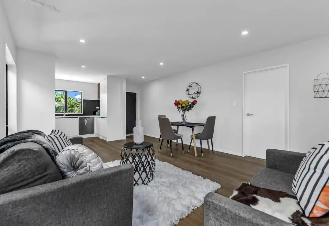 For rent, 3 beds 2.5 baths townhouse with garage, Available from 1st July, 27A Mahia Road, Manurewa, Auckland