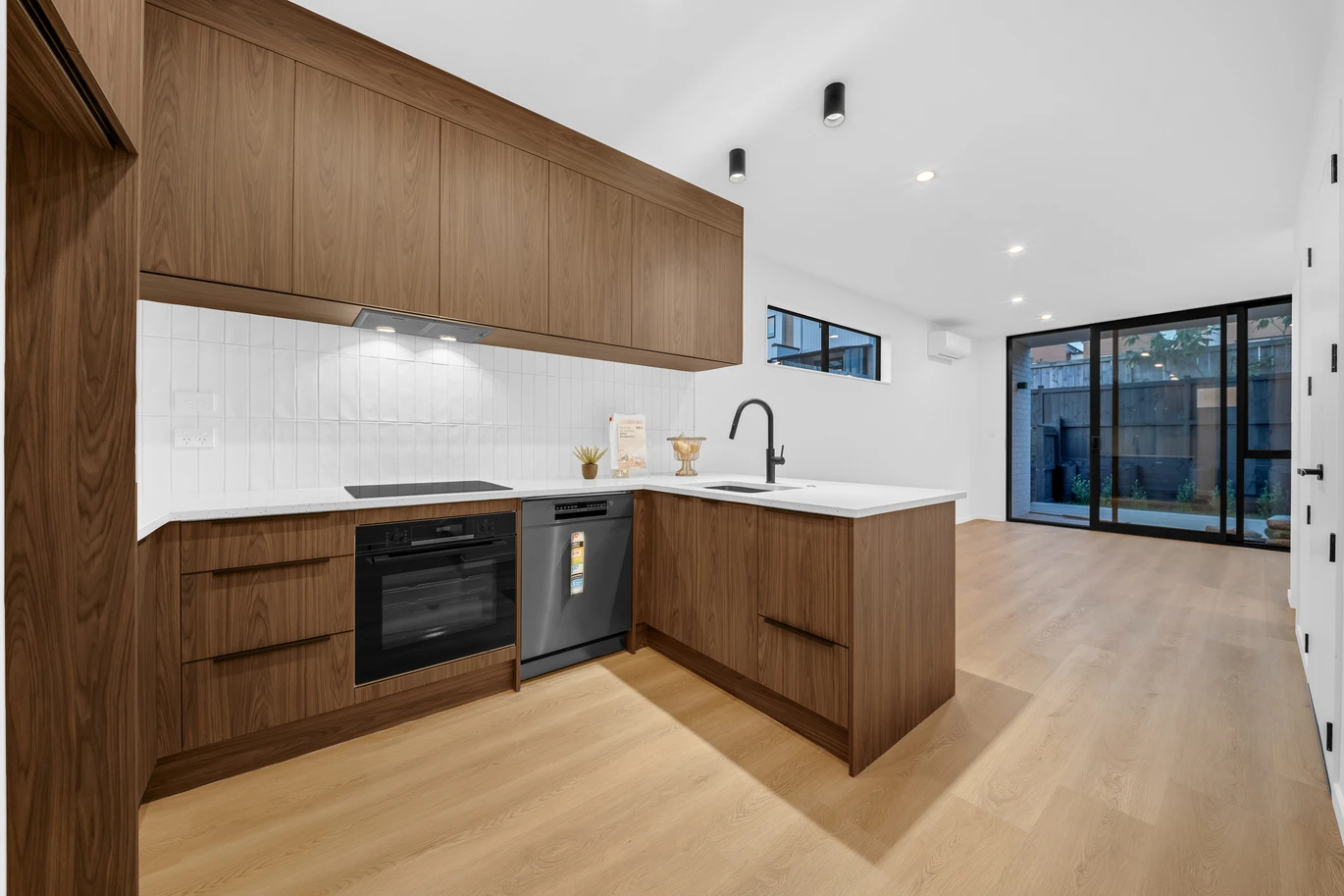 Brandnew freehold 3 beds 1.5 bath townhouse with car park, move-in ready, close to schools, Ormiston shopping centre, Lot 33/239 Flat Bush School Road Flat Bush, Auckland