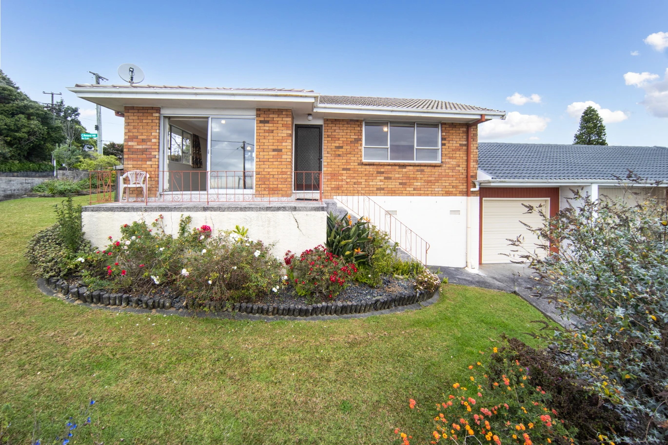 Brick and tile 2 beds 1 bath home with garage, close to schools, Glen Eden Village, train station, 1/2 Routley Drive Glen Eden, Auckland