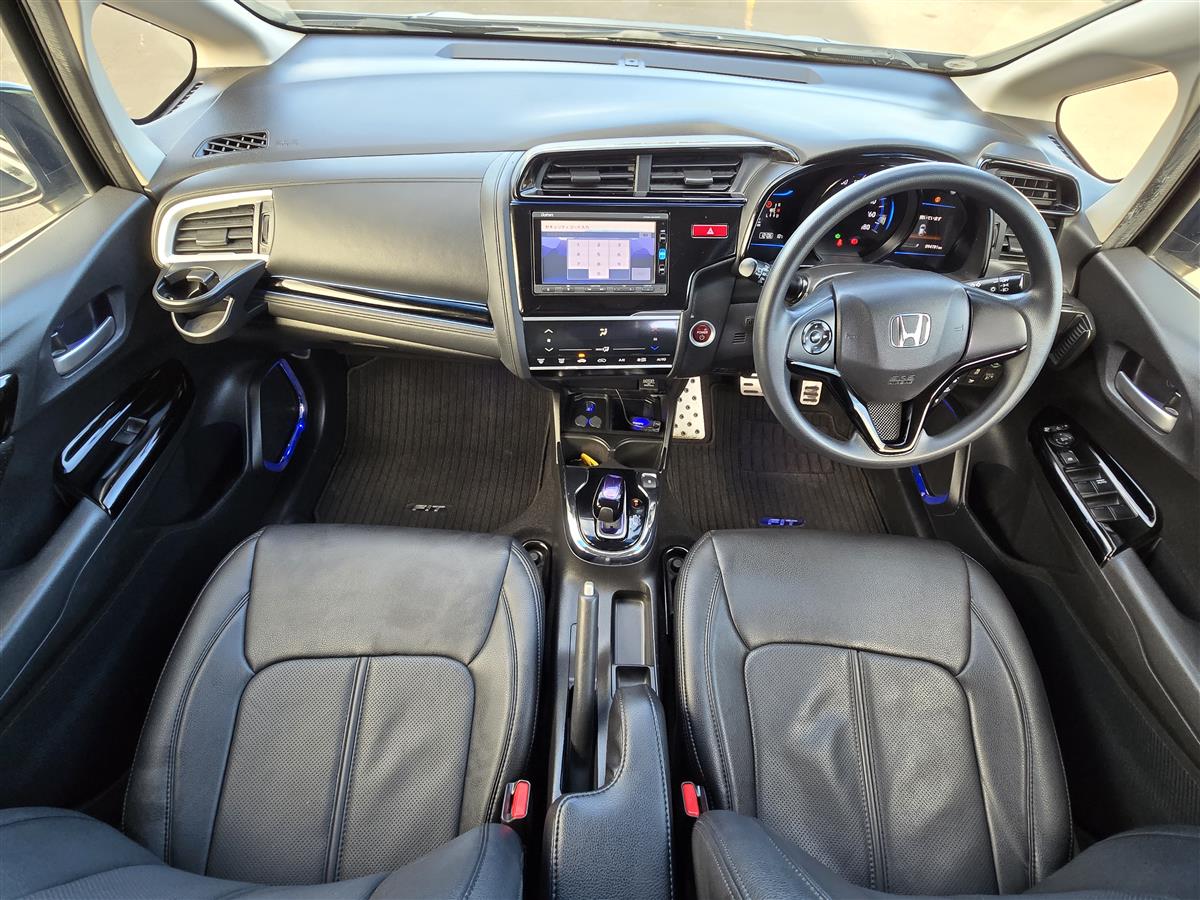 2016 Honda Fit Hybrid !! Leather Seats !! Superb condition !! Hatchback Automatic, 5 seats, Black, Hybrid, 1,490 cc, 94,779 km