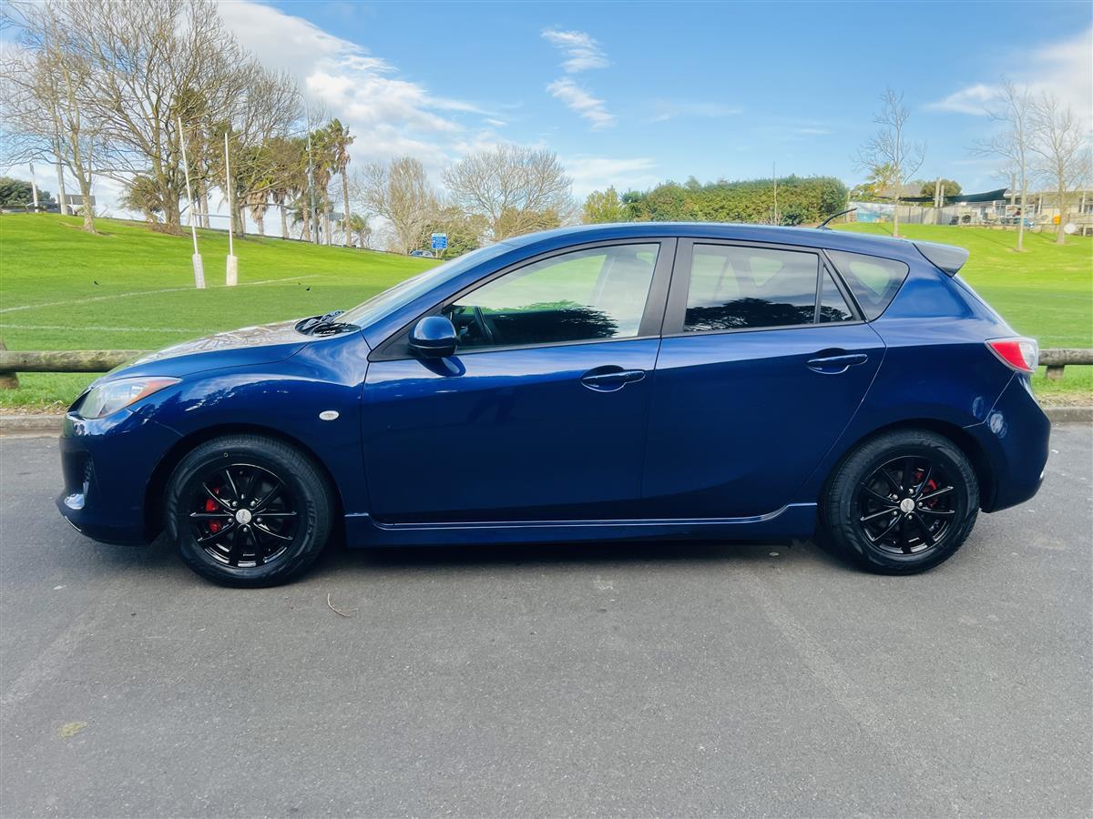 2012 Mazda Axela 52000 KMS APPLE CAR PLAY NEW STEREO Hatchback Automatic, 5 seats, Blue, Petrol, 1,500 cc, 52,869 km