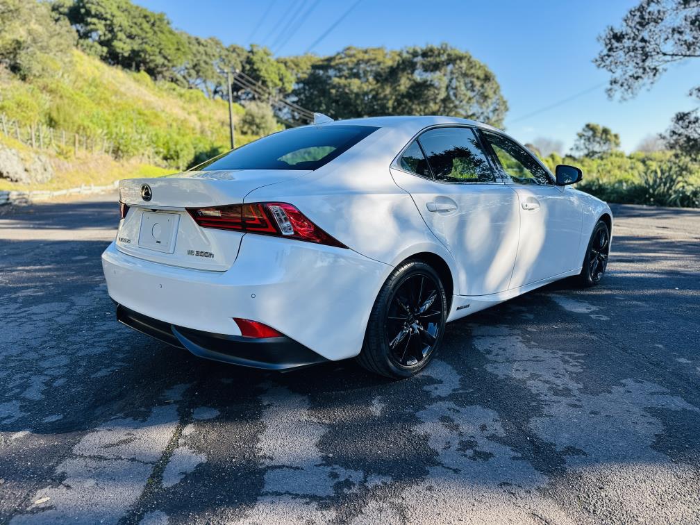 2013 Lexus IS 300h HYBRID !! L SPORT PACKAGE !! TOP SPEC !! Sedan Automatic, 5 seats, Hybrid, New Import, 2,500 cc, 85,600 km