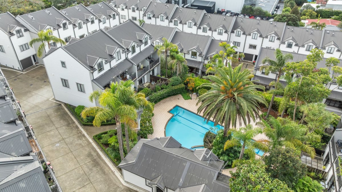 Owners Bound for the Country, 130m2 2 beds 2 baths townhouse with tandem garage, Located within the highly sought-after Summerfield Villas, residents enjoy exclusive access to excellent lifestyle amenities, including a heated swimming pool and fully equipped gym. 78/386 Richmond Road, Grey Lynn, Auckland