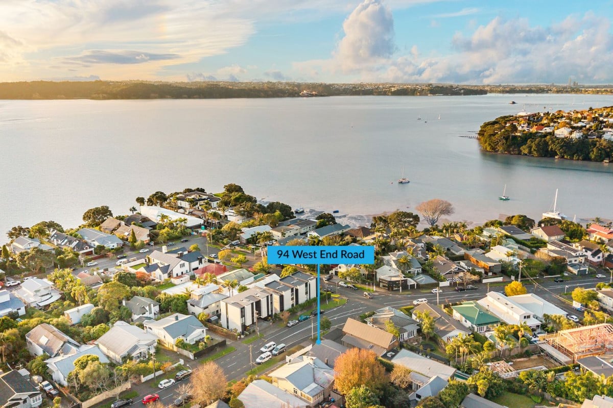 152m2 Renovated 3 beds 2 baths house with double carport, heritage charm with modern ease – a residence designed for those who appreciate authenticity, quality, and a lifestyle to match. 94 West End Road, Westmere, Auckland