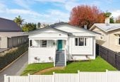 152m2 Renovated 3 beds 2 baths house with double carport, heritage charm with modern ease – a residence designed for those who appreciate authenticity, quality, and a lifestyle to match. 94 West End Road, Westmere, Auckland