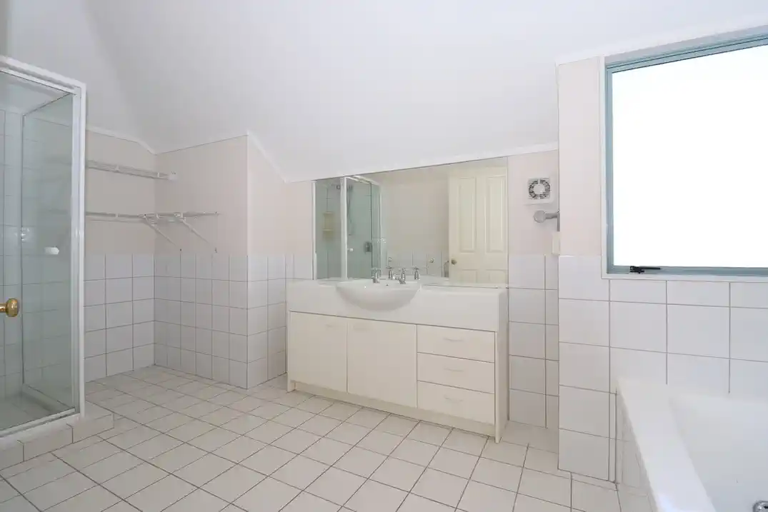 For rent, Positioned right opposite the beach, Macleans College and BBI school zone, no smoking, Pet negotiable, 4 beds 2.5 baths house with double garage, Available from 13th July, 26A The Parade, Bucklands Beach,, Auckland