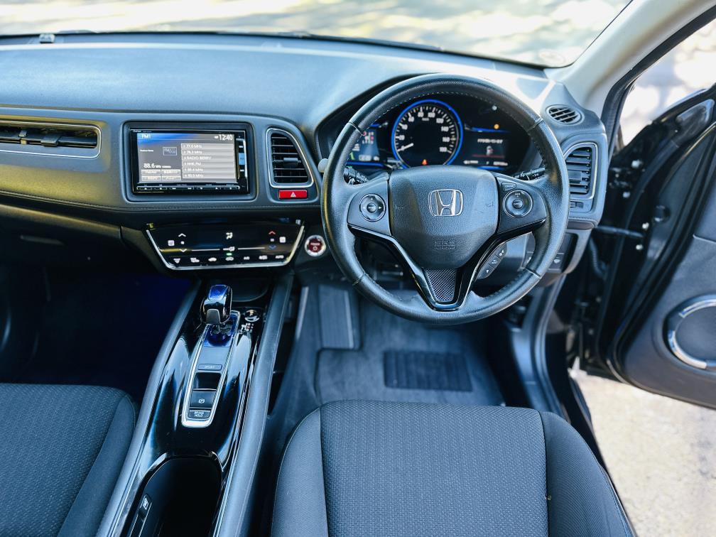 2015 Honda Vezel HYBRID !! HIGH SPEC !! RV/SUV Tiptronic, 5 seats, Black, New Import, Petrol, 1,500 cc, 29,142 km