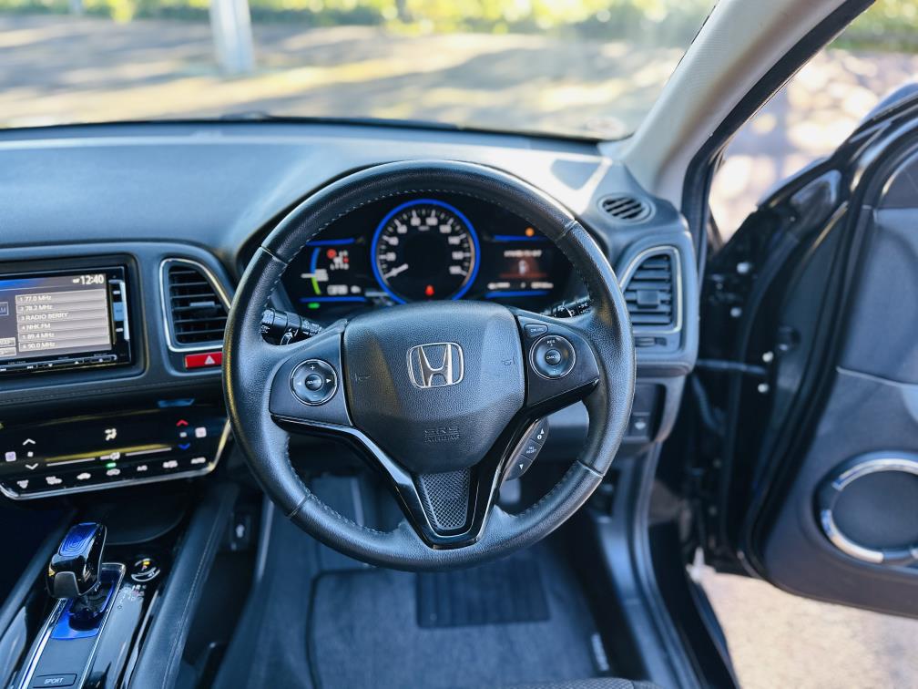 2015 Honda Vezel HYBRID !! HIGH SPEC !! RV/SUV Tiptronic, 5 seats, Black, New Import, Petrol, 1,500 cc, 29,142 km