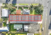 Urgent Sell, ASAP, Enquiries over $670K, 10-Year Master Build Guarantee. 140m2 Brandnew freehold 3 beds 2 baths home with garage, move-in ready, walk a mere 600m to Kelston Mall and Woolworths. 3/4052 Great North Road Glen Eden, Auckland