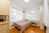 453m2 section, Selling After 27 Years To Downsize, 3 beds 2 baths house with 2 single garages, close to schools, shops, 10 Kelwyn Road, Kelston, Auckland