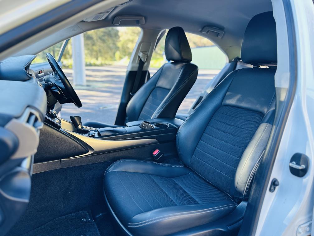 2013 Lexus IS 300h HYBRID !! L SPORT PACKAGE !! TOP SPEC !! Sedan Automatic, 5 seats, Hybrid, New Import, 2,500 cc, 85,600 km