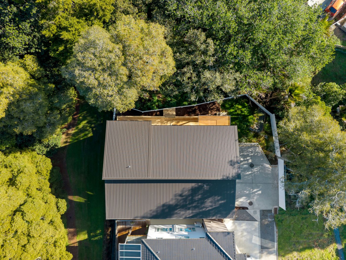 Backing directly onto a peaceful reserve. Brandnew 7 beds (5 ensuites) 6.5 baths house, double garage plus 2 more onsite car parks, 2 beds granny, 2C Hughs Way, Flat Bush, Auckland