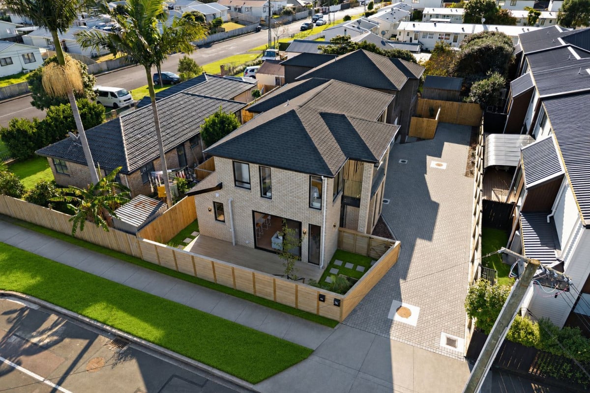 188m2 Brandnew standalone 4 beds + study 3.5 baths house with double garage, easy access to local shops, cafes, schools, parks, public transport, and Lynn Mall Shopping Centre, Lot 1/29 Busby Street Blockhouse Bay, Auckland