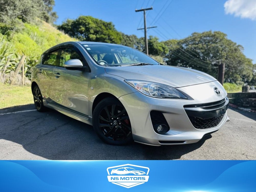 2012 Mazda Axela SPORTS !! STUNNING ALLOYS !! Hatchback Tiptronic, 5 seats, Silver, New Import, Petrol, 1,500 cc, 66,333 km