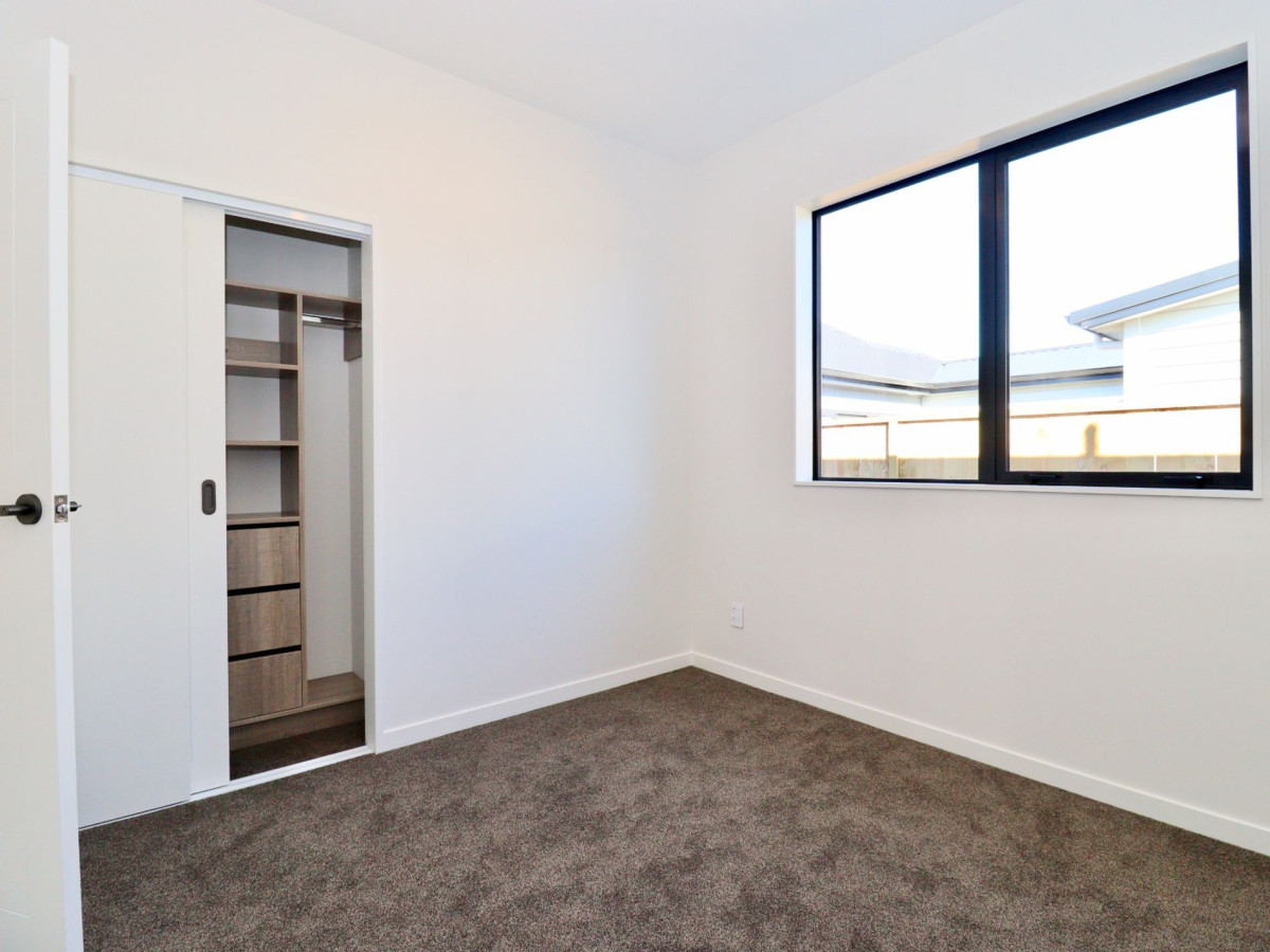 For rent, No pets, no smokers., 4 beds 2 baths house with double garage in Karaka Village, Available on Sat 27th Jun, Karaka, Auckland