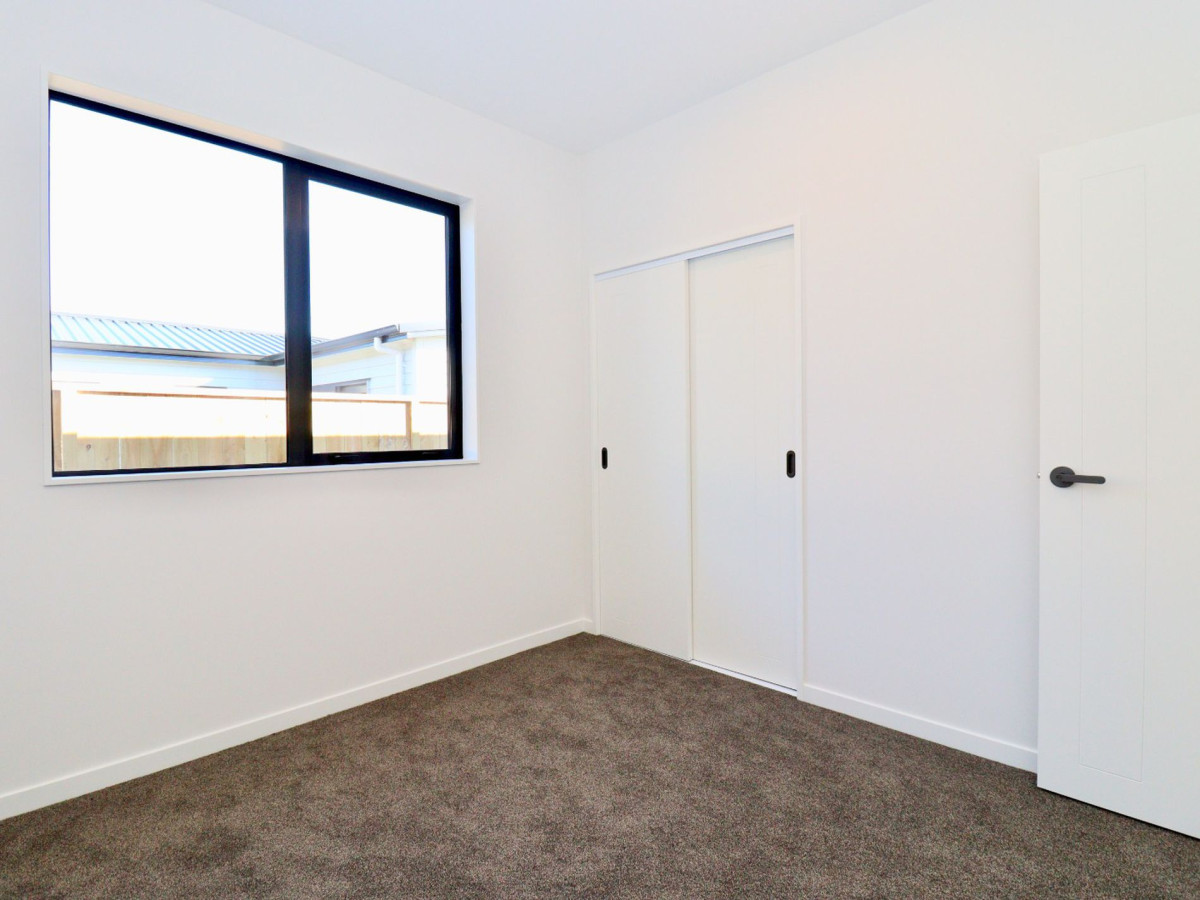 For rent, No pets, no smokers., 4 beds 2 baths house with double garage in Karaka Village, Available on Sat 27th Jun, Karaka, Auckland