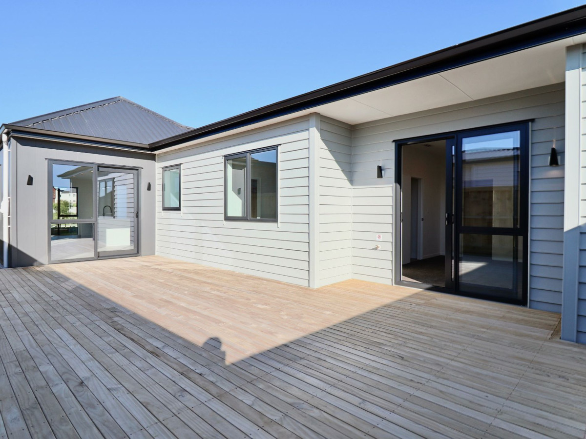 For rent, No pets, no smokers., 4 beds 2 baths house with double garage in Karaka Village, Available on Sat 27th Jun, Karaka, Auckland