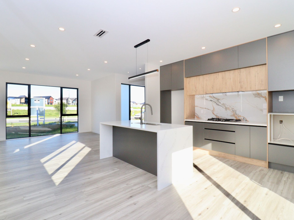 For rent, No pets, no smokers., 4 beds 2 baths house with double garage in Karaka Village, Available on Sat 27th Jun, Karaka, Auckland