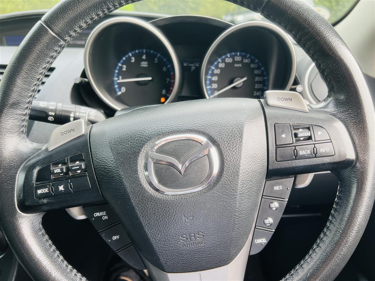 2012 Mazda Axela 2.0S LEATHER INTERIOR CRUISE CONTROL Hatchback Automatic. 5 seats, Petrol, 2,000 cc, 101,830 km