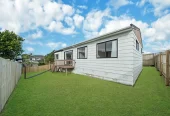 Once for around 41 years, Auction RESERVE SET $500,000, Standalone 3 beds 1 bath house with garage, The owners are ready to move on, 2/36 York Road Papatoetoe, Auckland