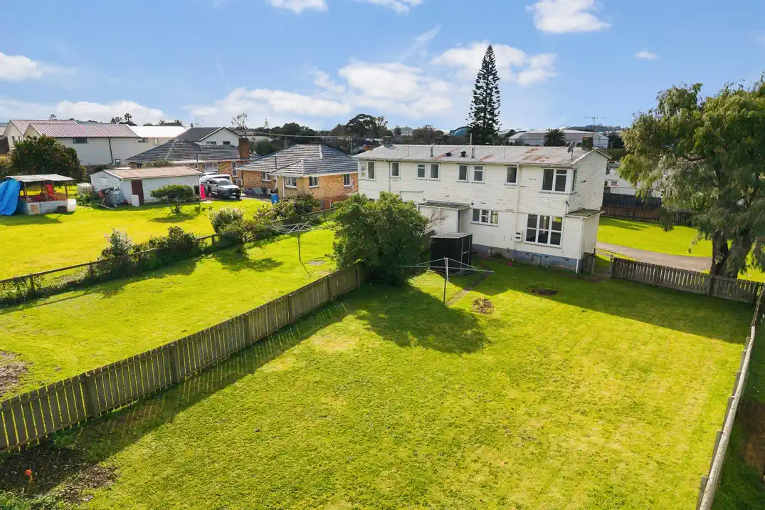 1621m2 section, One title. Two homes (2 x 3 beds 1 bath home), 33 Forbes Road, Favona, Auckland