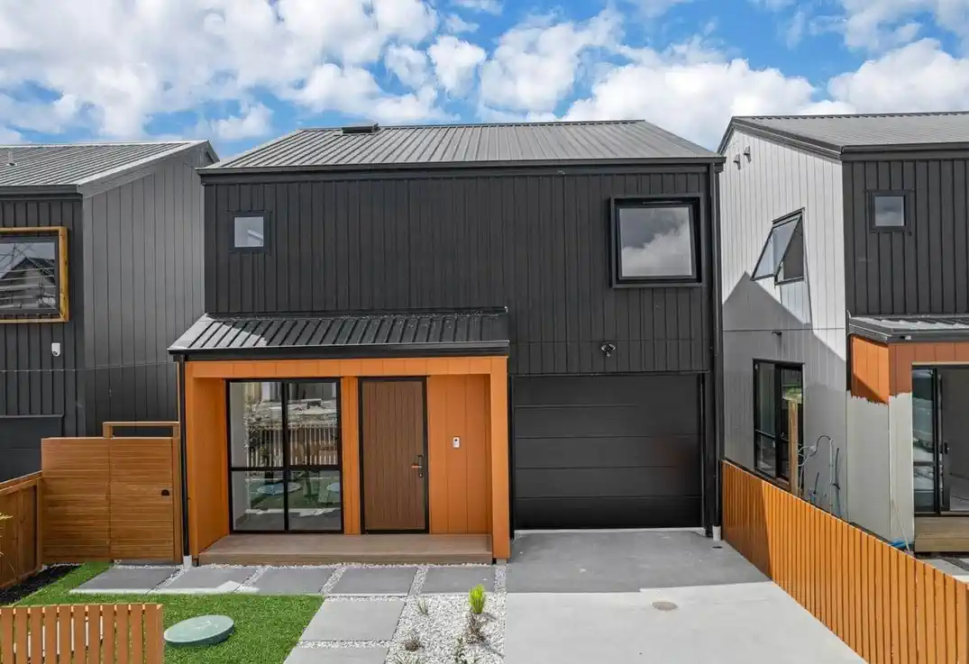 For rent, 4 beds 2 baths house with single garage, Available from 22nd July, 9 Murray Grey Lane, Karaka, Auckland
